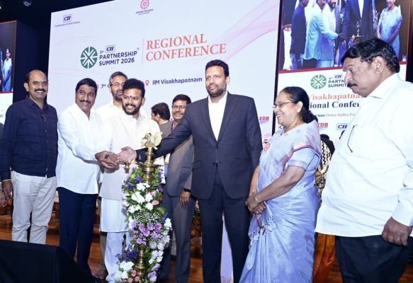 రీజనల్ సమ్మిట్ ఎగ్జిబిషన్‌ను సందర్శించిన కేంద్ర మంత్రి రామ్మోహన్ నాయుడు