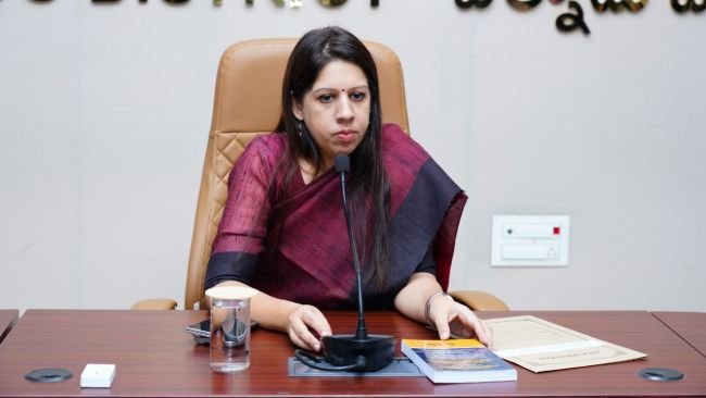 లింగ నిర్ధారణ చేస్తే క్రిమినల్ కేసులు జిల్లా కలెక్టర్ కృత్తికా శుక్ల