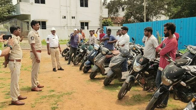 ట్రాఫిక్ నిబంధనలు ప్రతి ఒక్కరు పాటించాలి
