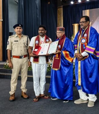 ఖైదీకి ప్రతిష్ఠాత్మక గోల్డ్ మెడల్