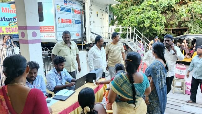 ఆరవ డివిజన్‌లో నారాయణ నేత్ర జ్యోతి మహా యజ్ఞం  - కొండ ప్రవీణ్ శంకర్