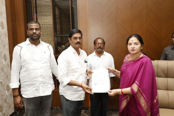 వైద్యం కోసం ఆర్థిక ఇబ్బందులు పడుతున్న ఇద్దరికి ముఖ్యమంత్రి సహాయ నిధి అండ-ఎమ్మెల్యే శ్రీమతి వేమిరెడ్డి ప్రశాంతి రెడ్డి