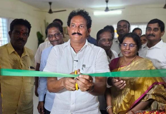 ఉప ఖజానా కార్యాలయం' ప్రారంభించినవిప్ నాయకర్