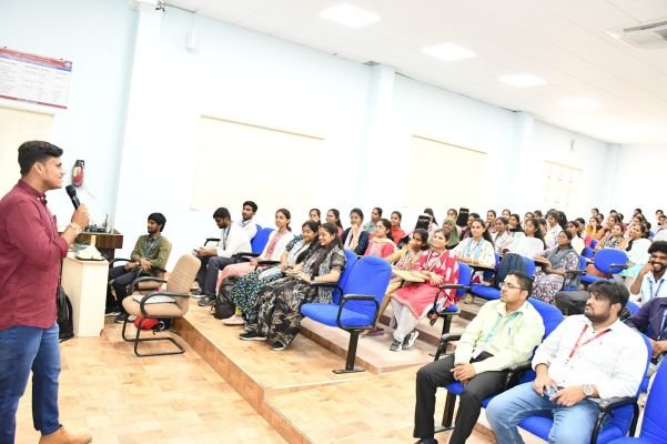 విద్యార్థులు సరైన ప్రణాళికతో ఉద్యోగాలకు సిద్ధం కావాలి