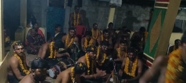 వెల్దుర్తిపాడులో యర్రగడ్డ రాజు ఇంటి వద్ద ఘనంగా అయ్యప్ప పూజలు