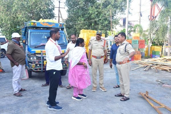 సీతమ్మవారి పాదాల వద్ద భక్తుల సౌకర్యాల పరిశీలన