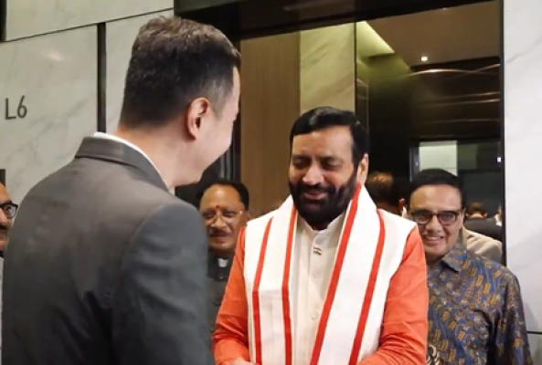 సింగపూర్‌లో పంజాబ్, హర్యానా ప్రవాస పారిశ్రామికవేత్తలతో సీఎం నయాబ్ సింగ్ సైనీ భేటీ: రాష్ట్రంలో పెట్టుబడులకు ఆహ్వానం!