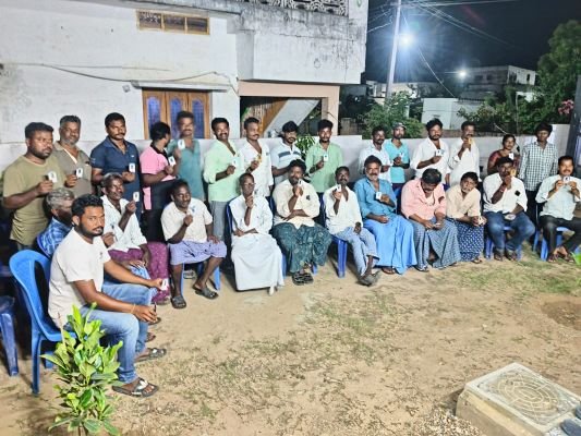 స్థానిక సంస్థల ఎన్నికలను దృష్టిలో ఉంచుకుని సమన్వయంతో పనిచేయాలి  లింగాల గ్రామంలో పార్టీ కార్యక్రమాలను మరింత బలోపేతం చేయాలి  వైఎస్ఆర్ సీపీ క్యాడర్‌కు ఐడీ కార్డుల పంపిణీ