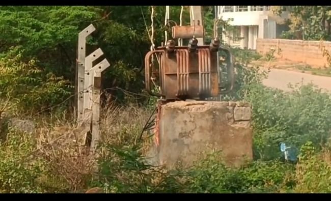 కంబదూరులో ట్రాన్స్ఫార్మర్ పేలి మంటలు.