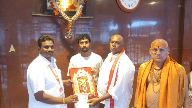 అన్నదానానికి రూ.1,01,023 విరాళం -  రామోజీ బాబురావు పేరున ఆలయ అధికారులకు విరాళం సమర్పణ