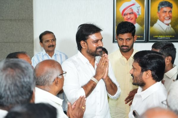 చాంబర్ ఆఫ్ కామర్స్ కు తన వంతు సహకారం
