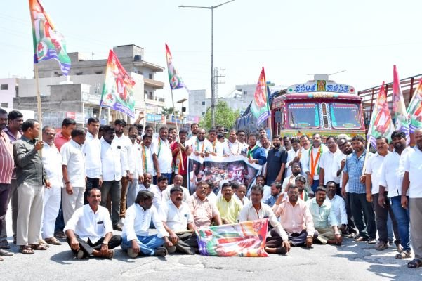 *ఓటు హక్కుపై గళమెత్తిన కాంగ్రెస్‌*
