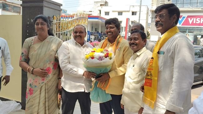 స్థానిక సంస్థలు ఎన్నికల్లో వంద శాతం కూటమి అభ్యర్థులు గెలిచేలా అందరూ కలసి పనిచేయాలి.