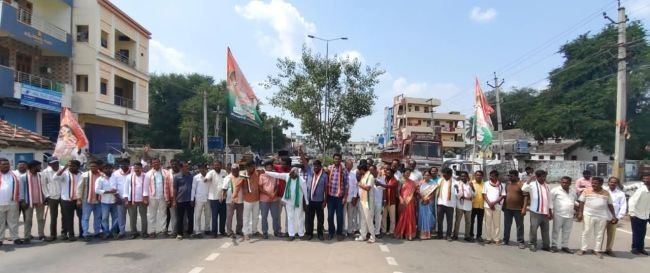 ఓట్ చోరీపై పోరాటం.. కాంగ్రెస్ నిరసన