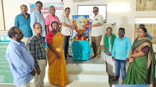 సింగీతం శ్రీనివాసరావుకు ఘన నివాళి