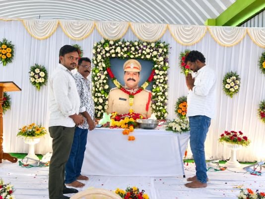 గన్నవరం మాజీ సీఐ అహ్మద్ అలీ పెద్దకర్మ.  నివాళులర్పించిన ప్రముఖులు, విలేకరులు.