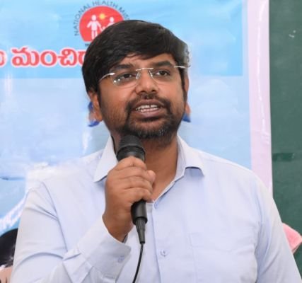 ప్రభుత్వ సేవలు ప్రజలకు మరింత సులభతరం • వాట్సాప్‌ ద్వారా నేరుగా ఫిర్యాదులు చేసుకునే అవకాశం  • జిల్లా కలెక్టర్ కుమార్ దీపక్