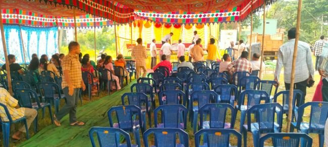 ముక్కువలో పాస్ పుస్తకాలు పంపిణీలో రెవిన్యూ నిర్లక్ష్యం.?
