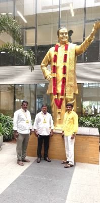 టీడీపీ రాష్ట్ర కార్యాలయంలో  ఏఎంసీ చైర్మన్ యారవ
