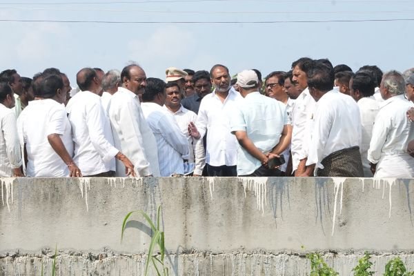 తిమ్మన్నపాలెం గ్రామస్తులకు మంత్రి గొట్టిపాటి అభయం.