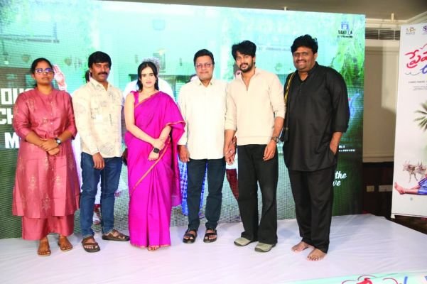  గ్రాండ్‌గా ‘ప్రేమనే ఊరిలో’ సినిమా సక్సెస్ మీట్.. టాలీవుడ్ ప్రముఖుల ప్రశంసలు