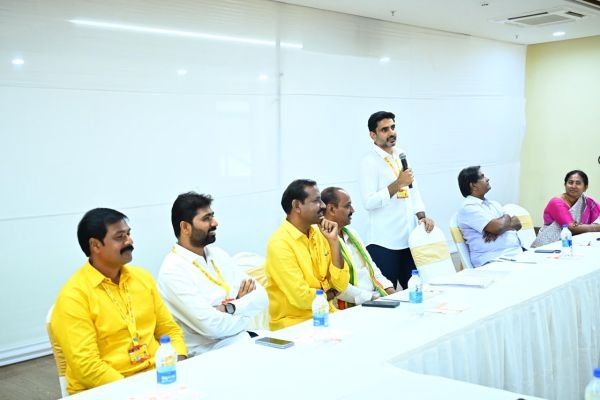 చంద్రబాబు గారిని ఆదర్శంగా తీసుకొని ప్రతి నాయకుడు పనిచేయాలి  టిడిపి ట్రైనింగ్ రిసోర్స్ పర్సన్స్‌తో పార్టీ వర్కింగ్ ప్రెసిడెంట్ నారా లోకేష్ మీట్ అండ్ గ్రీట్