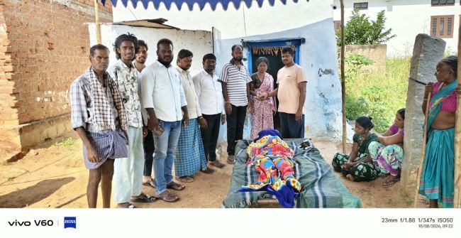 మృతురాలి కుటుంబానికి ఉప్పల వెంకటేష్ సహకారం