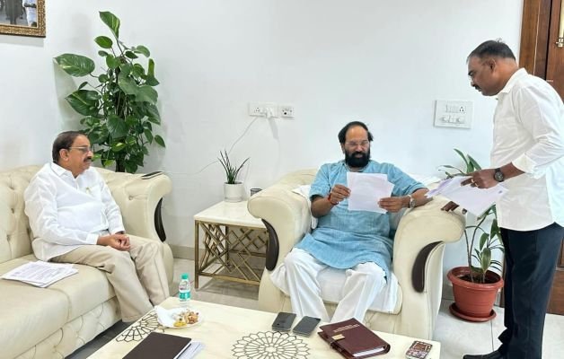 సీతారామ సత్తుపల్లి ట్రంక్‌ పనులకు వేగం:; నీటిపారుదల శాఖ మంత్రి ఉత్తమ్ కుమార్ రెడ్డి తో మంత్రి తుమ్మల భేటీ