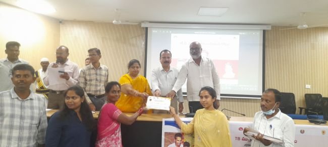 80 గ్రామాలు టీబీ ముక్త్‌గా ఎంపిక కావడం అభినందనీయం  టీబీ రహిత జిల్లాగా తీర్చిదిద్దేందుకు సమష్టి కృషి చేయాలి: అదనపు కలెక్టర్ శ్రీరాములు