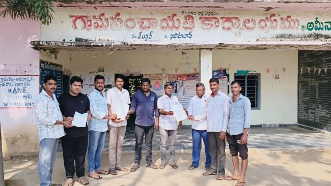 అమీనాపూర్‌లో సీఎంఆర్‌ఎఫ్ చెక్కుల పంపిణీ