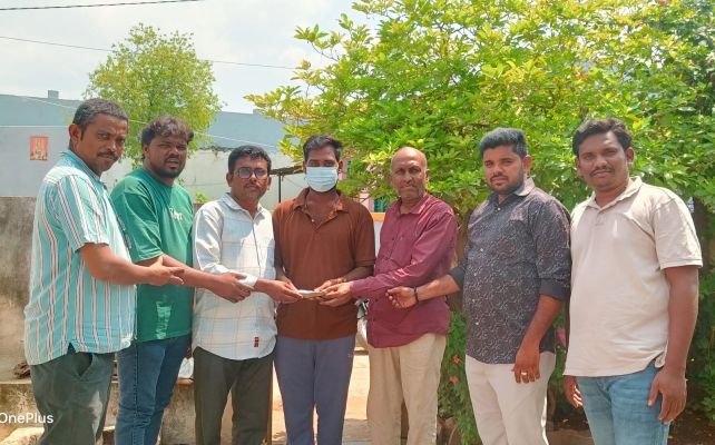 ఫోటోగ్రాఫర్ కుటుంబానికి ఆర్థిక సాయం