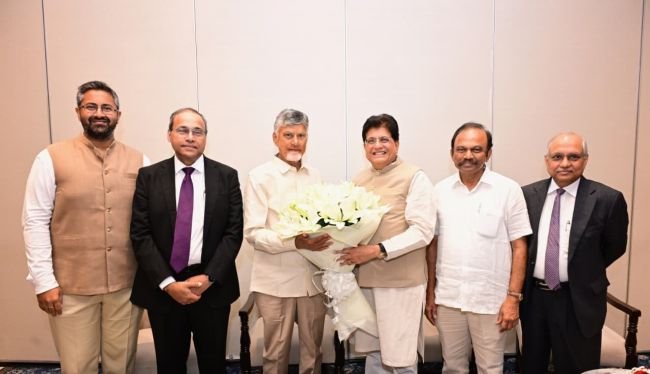 కేంద్ర మంత్రి పీయూష్ గోయల్ తో ముఖ్యమంత్రి చంద్రబాబు పార్లమెంట్ సభ్యుడు మాగుంట 