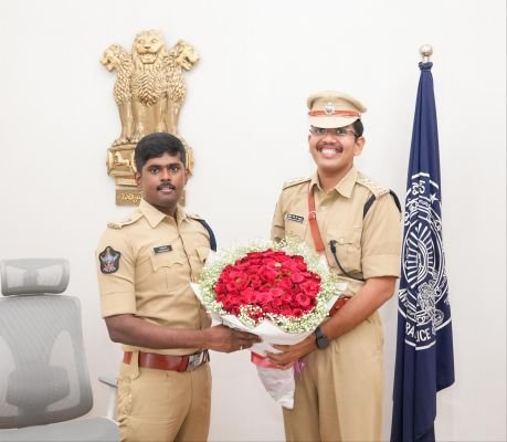 రూరల్‌ ఎస్‌డీపీఓగా అశ్విన్‌ మణిదీప్‌  ఎస్పీ పి. జగదీష్‌ను మర్యాదపూర్వకంగా కలిసిన నూతన ఏఎస్పీ