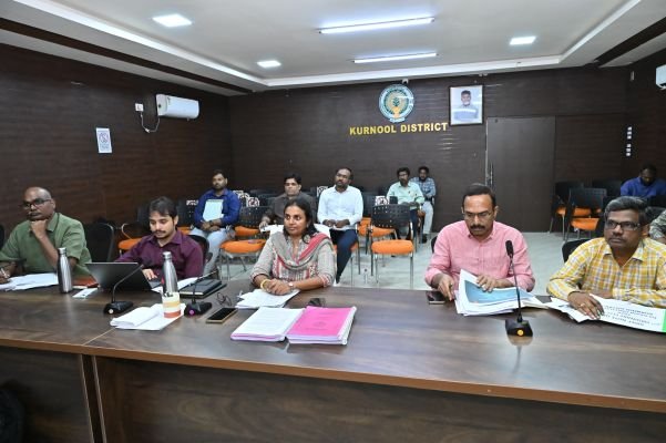 స్థానిక సంస్థల ఎన్నికల నిర్వహణకు పటిష్ట ఏర్పాట్లు చేపట్టాలి*  