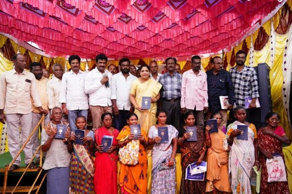 మక్కువలో భూ హక్కులకు భరోసా..