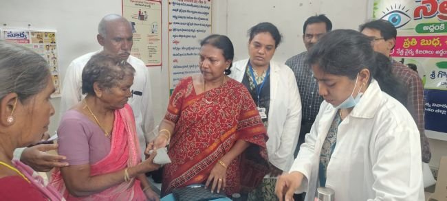 అద్దంకి సామాజిక ఆరోగ్య కేంద్రం వద్ద మెగా వైద్య శిబిరం