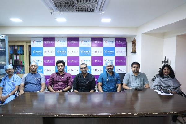 ప్రాణాపాయ స్థితిలోని బాధితుడికి పునర్జన్మనిచ్చిన వైద్యులు  * నెల్లూరు కిమ్స్‌లో రక్తదాన శిబిరానికి విశేష స్పందన