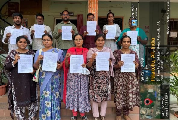 *డి-లిమిటేషన్ ప్రచురణ కాపీ విడుదల..*  *35 నుండి 44 వార్డులకు విస్తరణ..*  *ప్రచురణ ఫారం-1 కాపీని విడుదల చేసిన కమిషనర్ కిరణ్ కుమార్..* 
