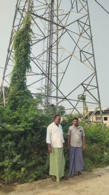 ప్రమాదకరంగా జియో టవర్: అధికారులు తక్షణమే స్పందించి చర్యలు తీసుకోవాలి