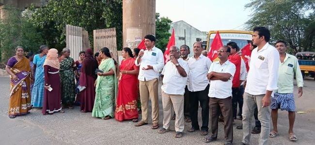వెంకటేశ్వరపురం సెంటర్ కు అండర్ పాస్ బ్రిడ్జిని వెంటనే ఏర్పాటు చేయాలని సిపిఎం నిరసన ర్యాలీ