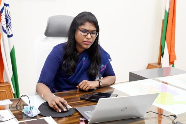 స్థానిక సంస్థల ఎన్నికలపై ఎన్నికల కమిషనర్ వీడియో కాన్ఫరెన్స్