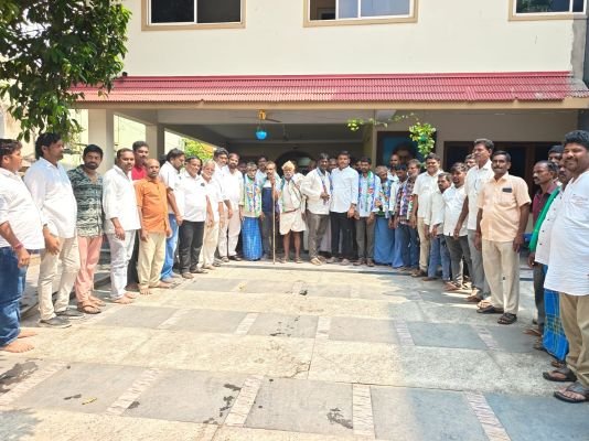 బుచ్చయ్యపేటలో టిడిపికి భారీ షాక్   మల్లం టిడిపి నుంచి వైసీపీ లోకి భారీ చేరికలు 