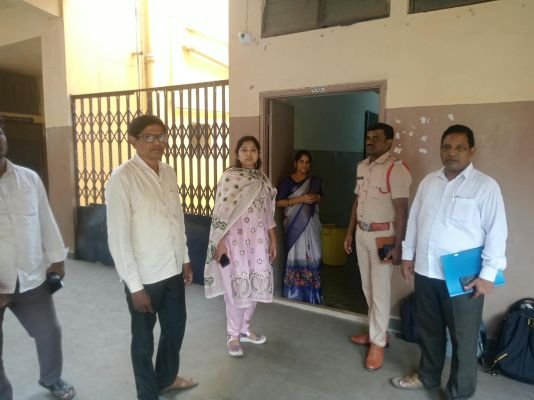 స్థానిక సంస్థల ఎన్నికల నేపథ్యంలో స్ట్రాంగ్ రూమ్ పరిశీలన
