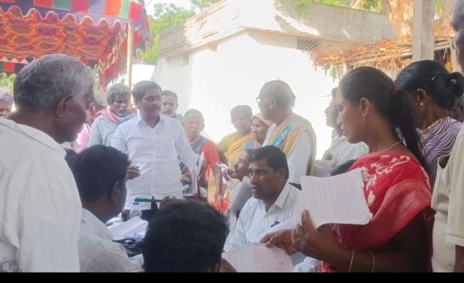 ప్రభుత్వ భూములు అక్రమిస్తే కఠినచర్యలు