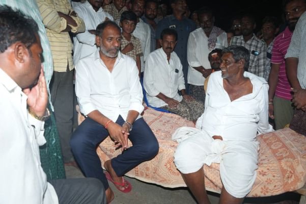 మృతుల కుటుంబాలకు మంత్రి గొట్టిపాటి పరామర్శ.. అనారోగ్యంతో ఉన్న వ్యక్తికి ఆత్మీయ పలకరింపు