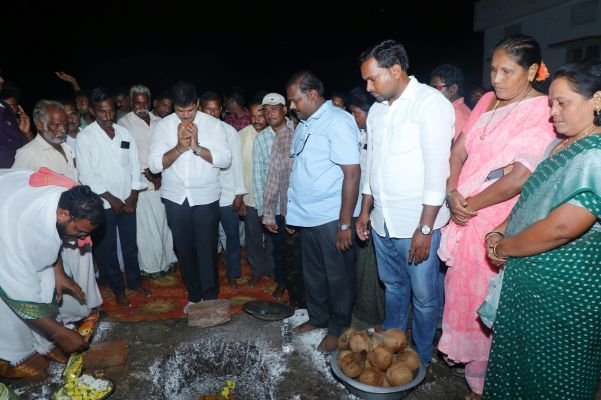 జలజీవన్ మిషన్ 90 లక్షల నిధులతో త్రాగునీటి పథకానికి శంకుస్థాపన చేసిన.......... ఎమ్మెల్యే ధూళిపాళ్ళ నరేంద్ర కుమార్