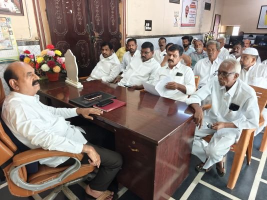 ప్రభుత్వ సంక్షేమ పథకాలు అర్హులందరికి కార్యకర్తలు చొరవ తీసుకోవాలి-మంత్రి ఫరూక్