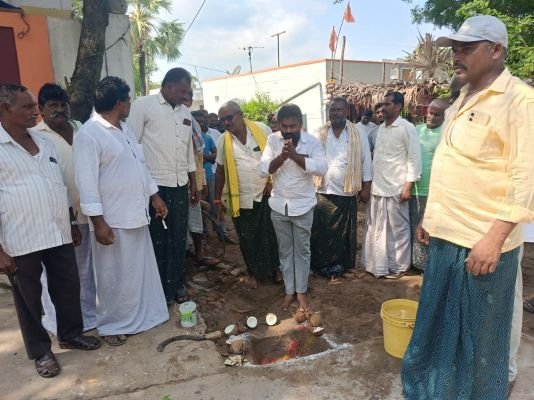 అముదాలపల్లి పంచాయితీలో పల్లె పండుగ 3.0కు మంత్రి అనగాని శ్రీకారం