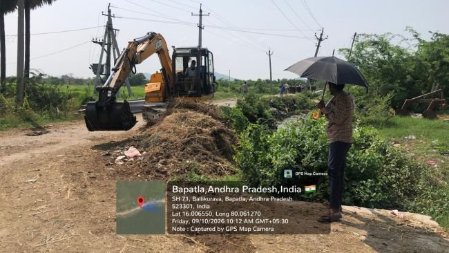 కొణిదెన ఎస్సీ హరిజనవాడలో కాలువల పూడికతీత పనులు