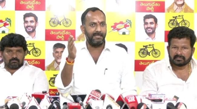 అర్హత మాట్లాడే ముందు చరిత్ర తెలుసుకో.. ఎమ్మెల్సీ చంద్రశేఖర్ రెడ్డికి రూప్ కుమార్ యాదవ్ కౌంటర్